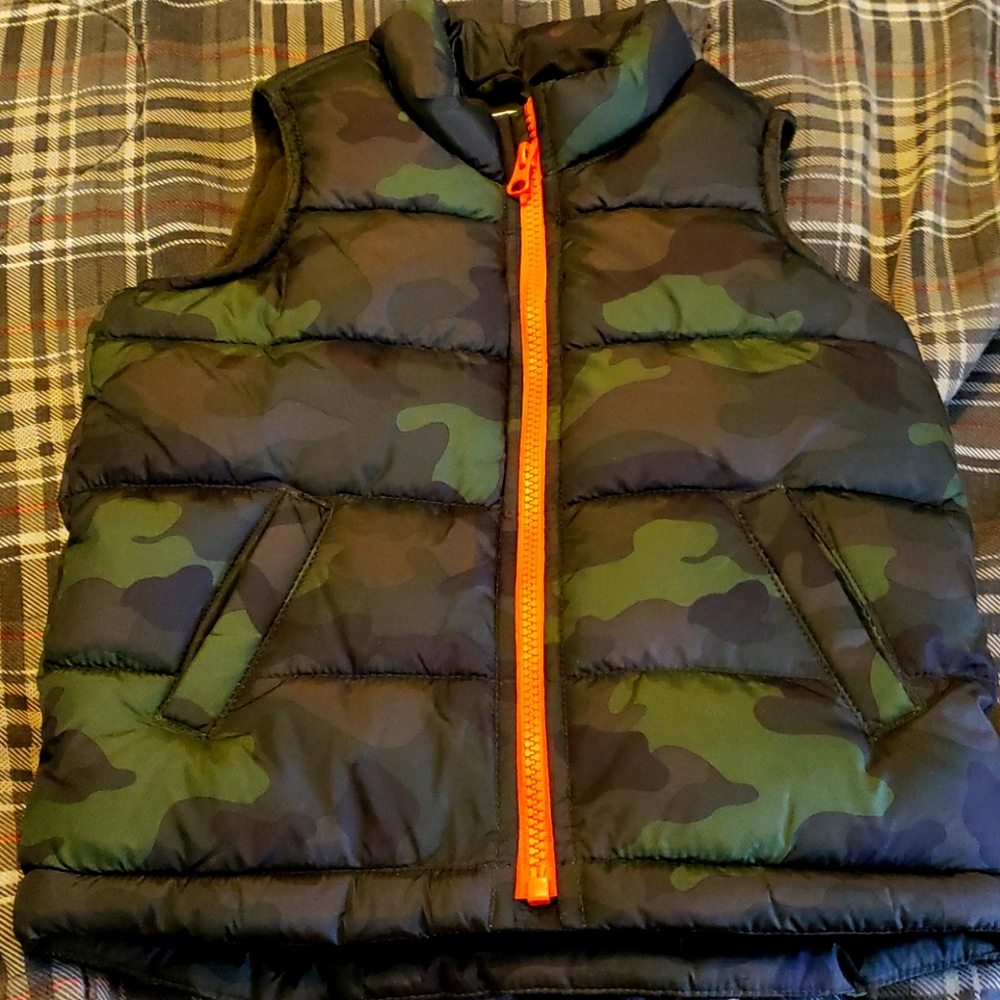 Army puffer vest for boys